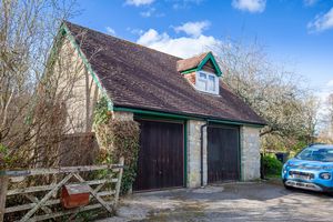 Garage / Studio- click for photo gallery